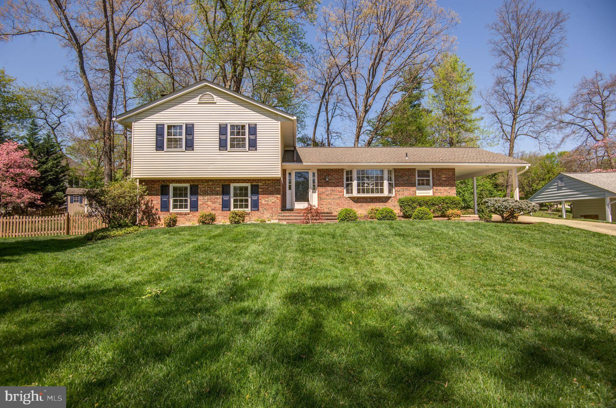 Vienna, VA 22181,9911 MINUET CT