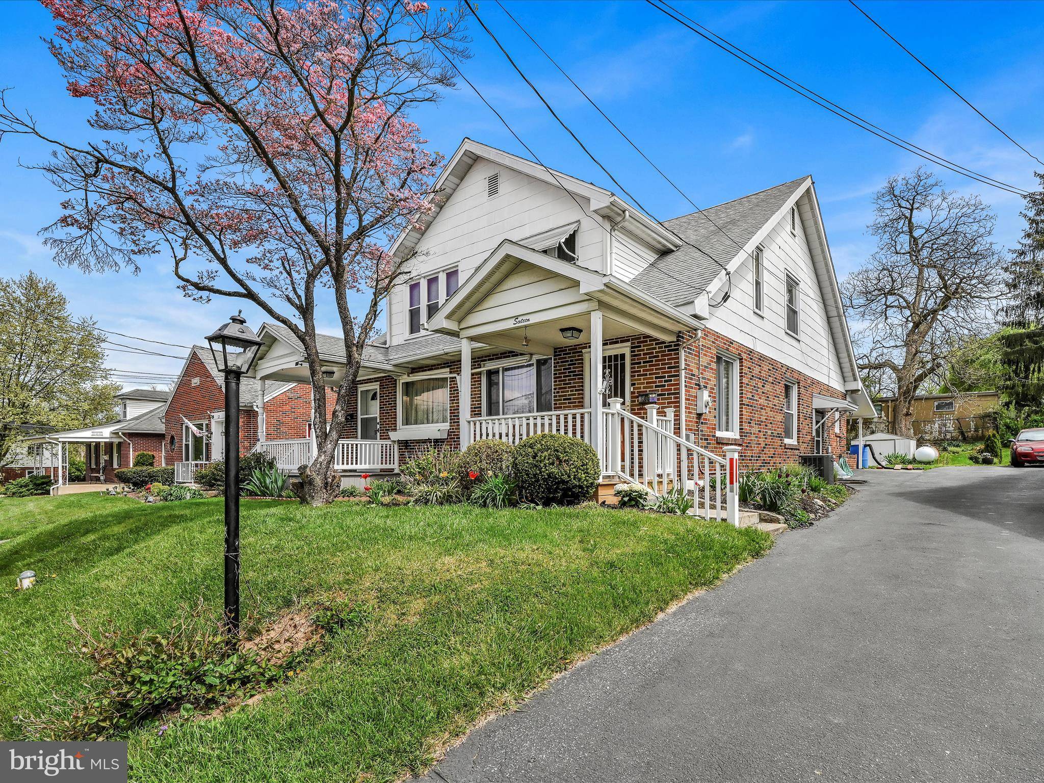 Ephrata, PA 17522,16 E ORANGE ST