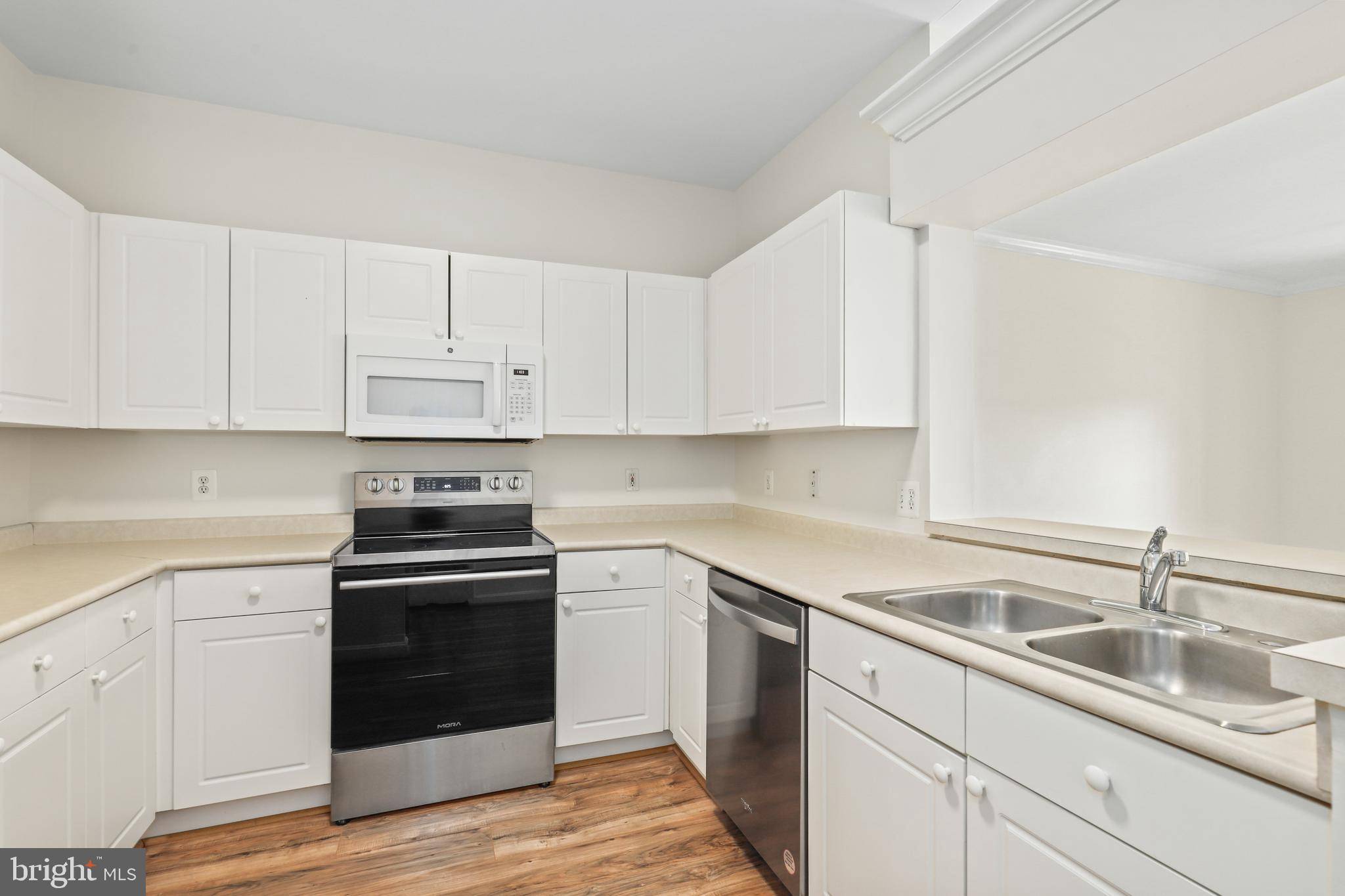 Alexandria, VA 22311,4551 STRUTFIELD LN #4321