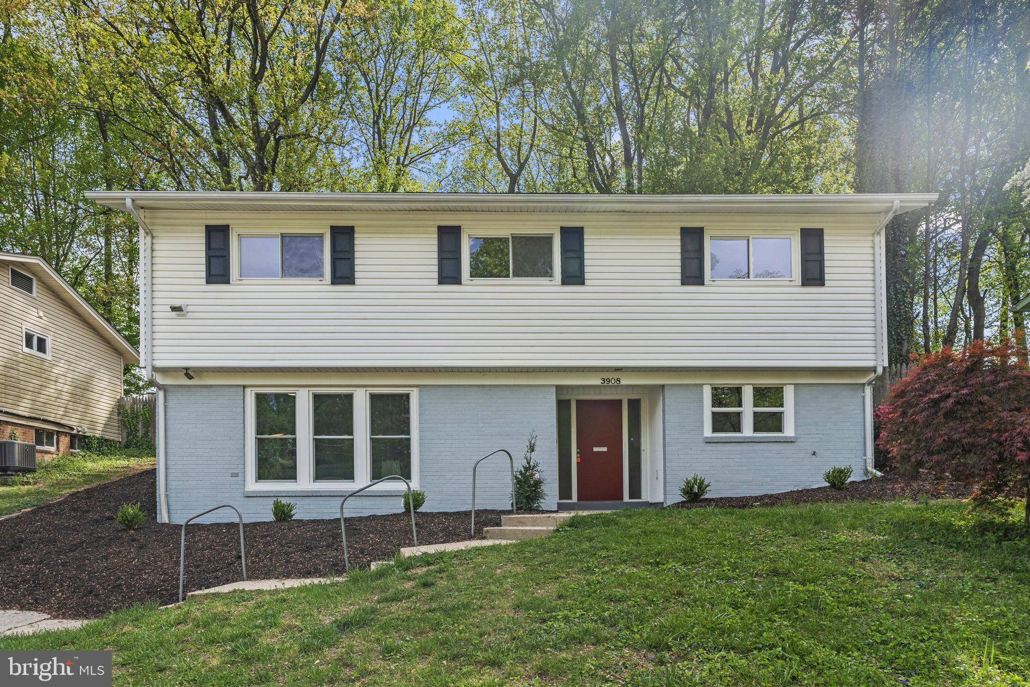 Kensington, MD 20895,3908 SPRUELL CT