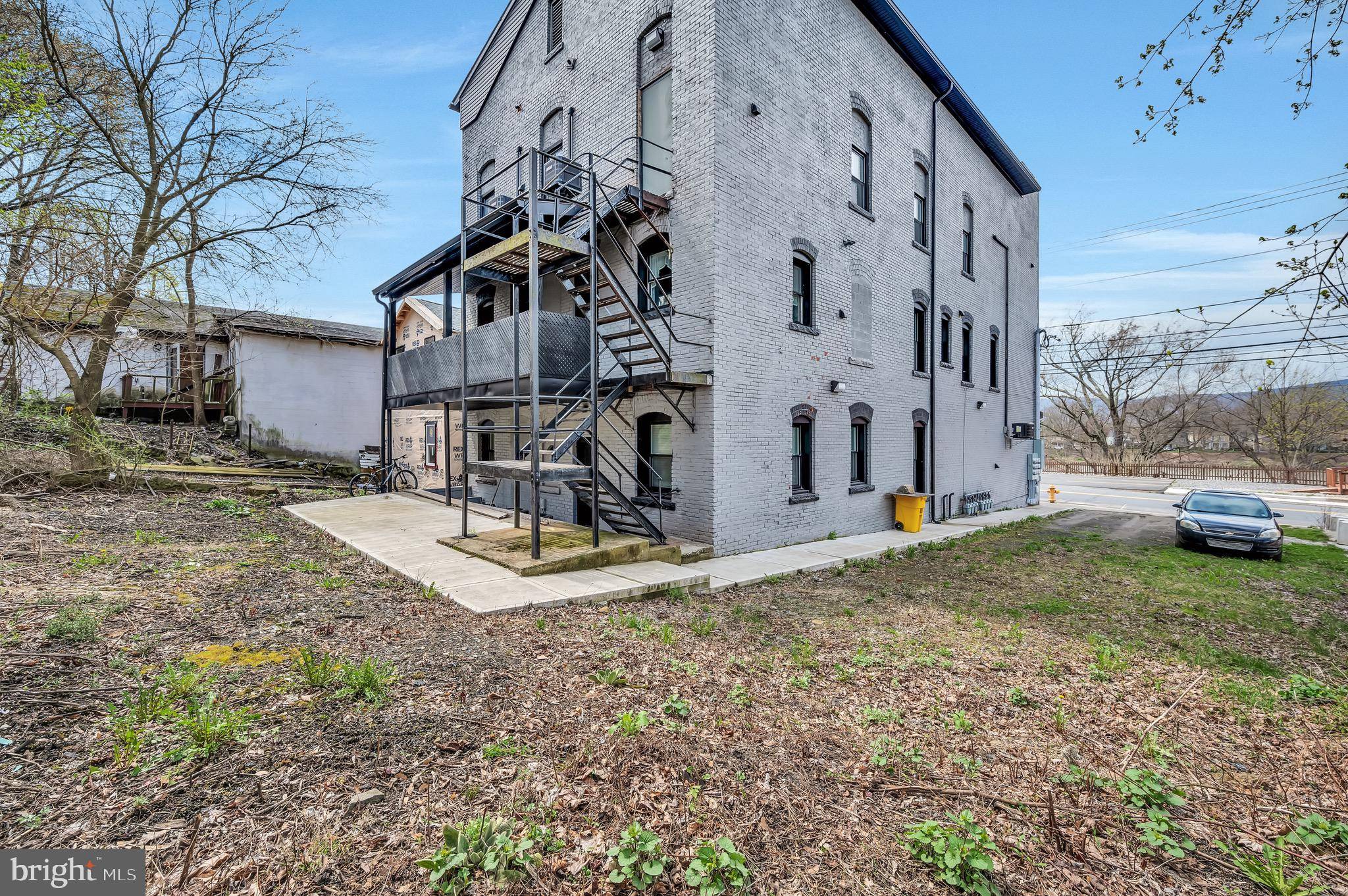 Pittston, PA 18640,183 N MAIN ST