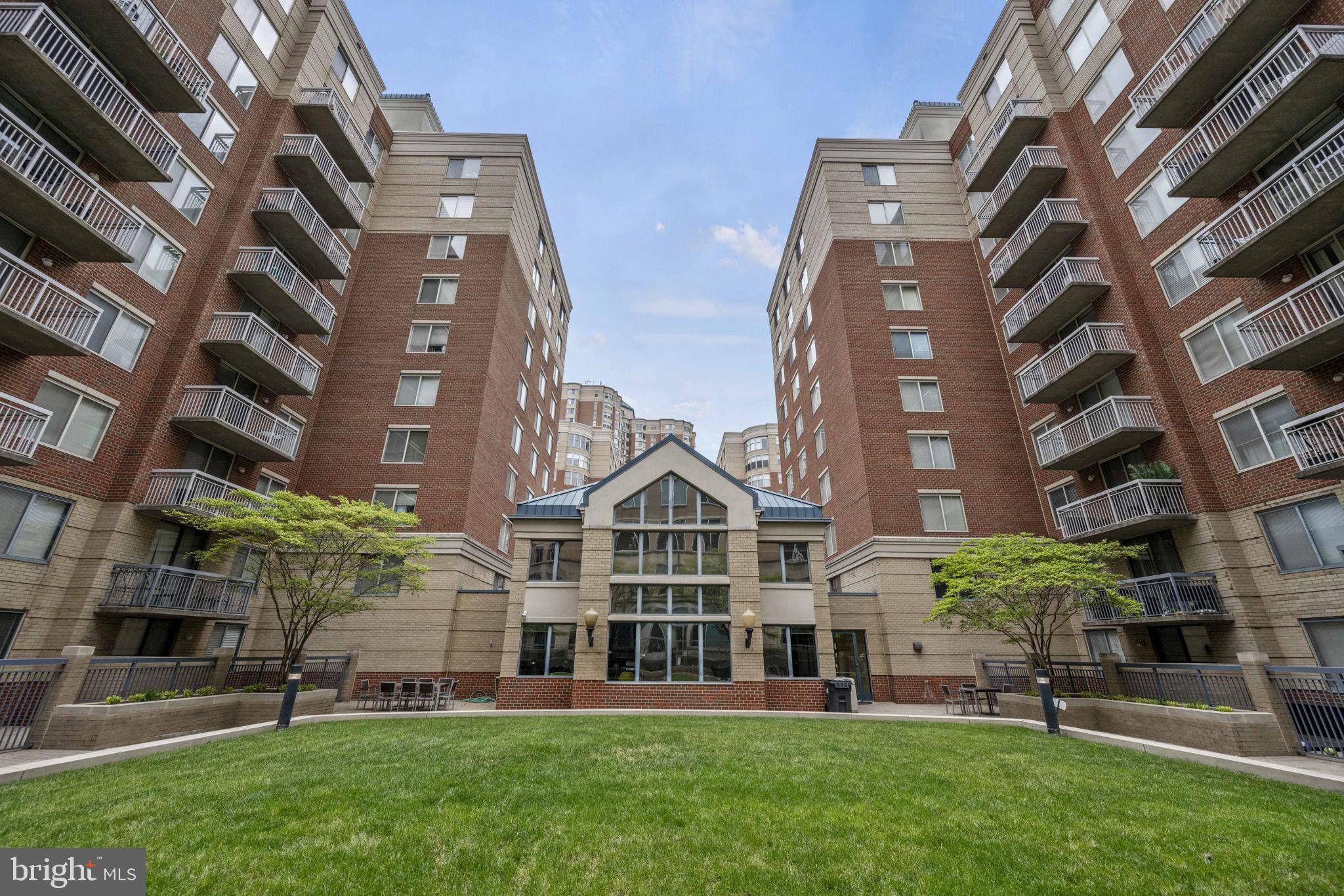 Arlington, VA 22203,3830 9TH ST N #904W