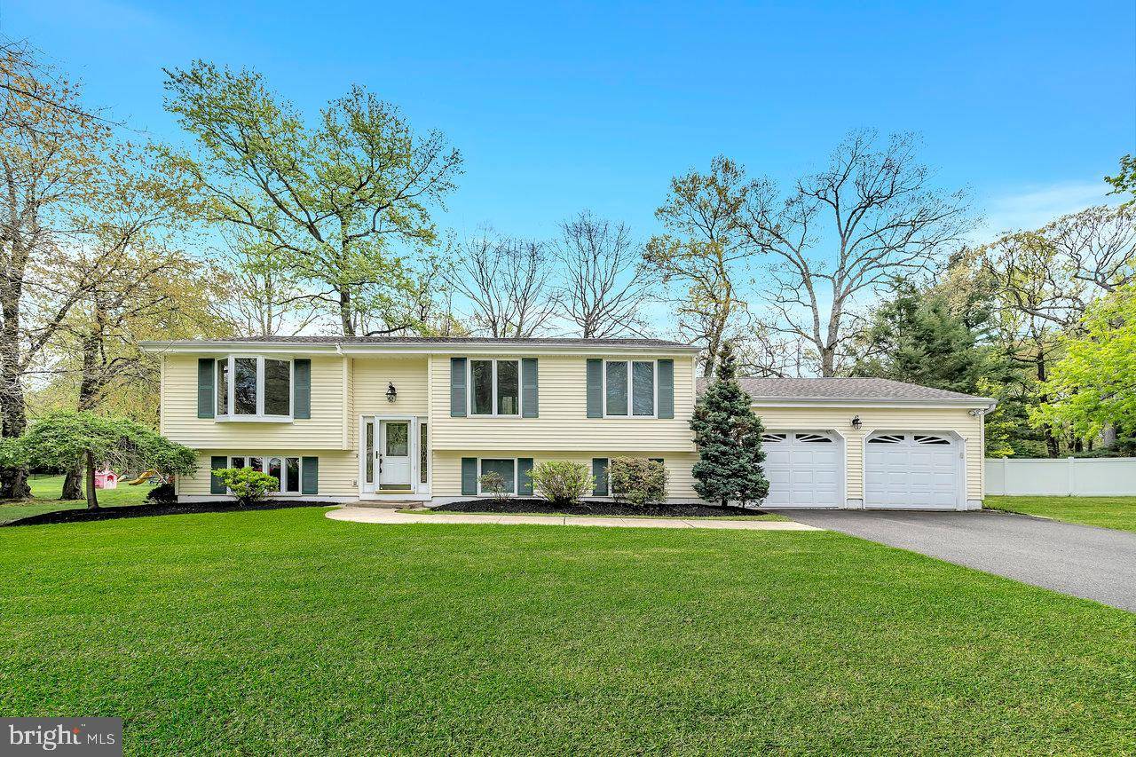 Hamilton, NJ 08690,12 ARROWWOOD DRIVE