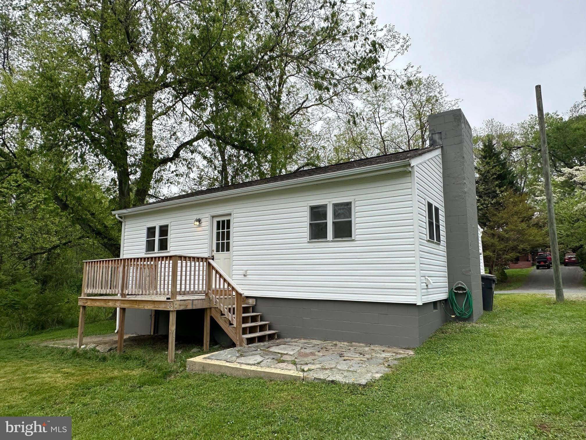 Louisa, VA 23093,258 ELLIS DR