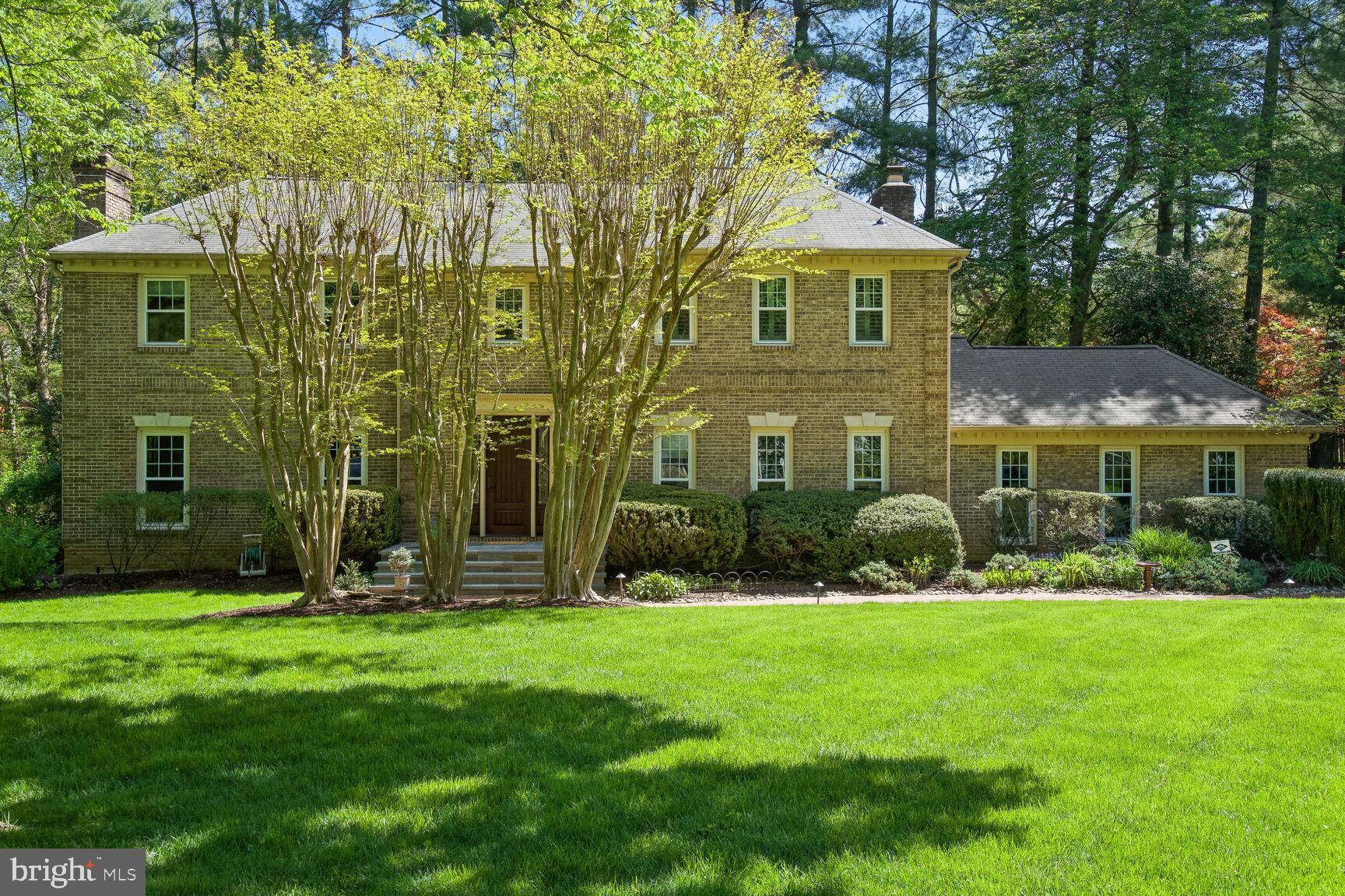 Mclean, VA 22102,1034 NORTHWOODS TRL