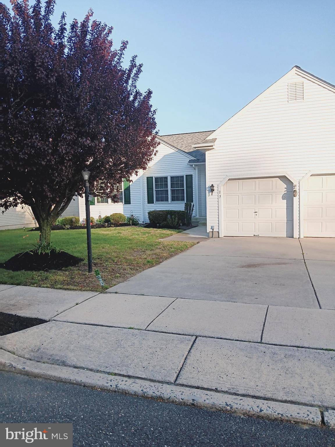 Delran, NJ 08075,17 ASHLEY DR