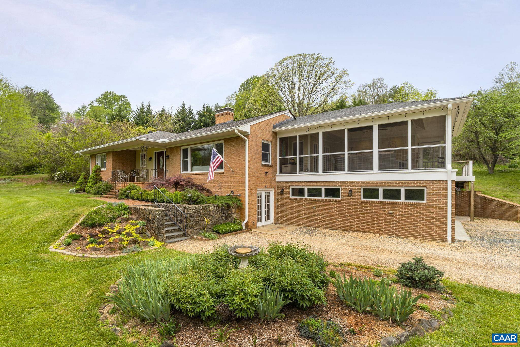 Charlottesville, VA 22902,500 DEBENHAM CT