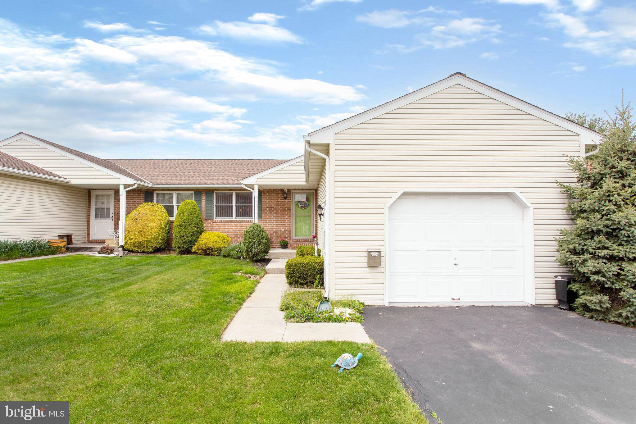 Hanover, PA 17331,212 KENNEDY CT