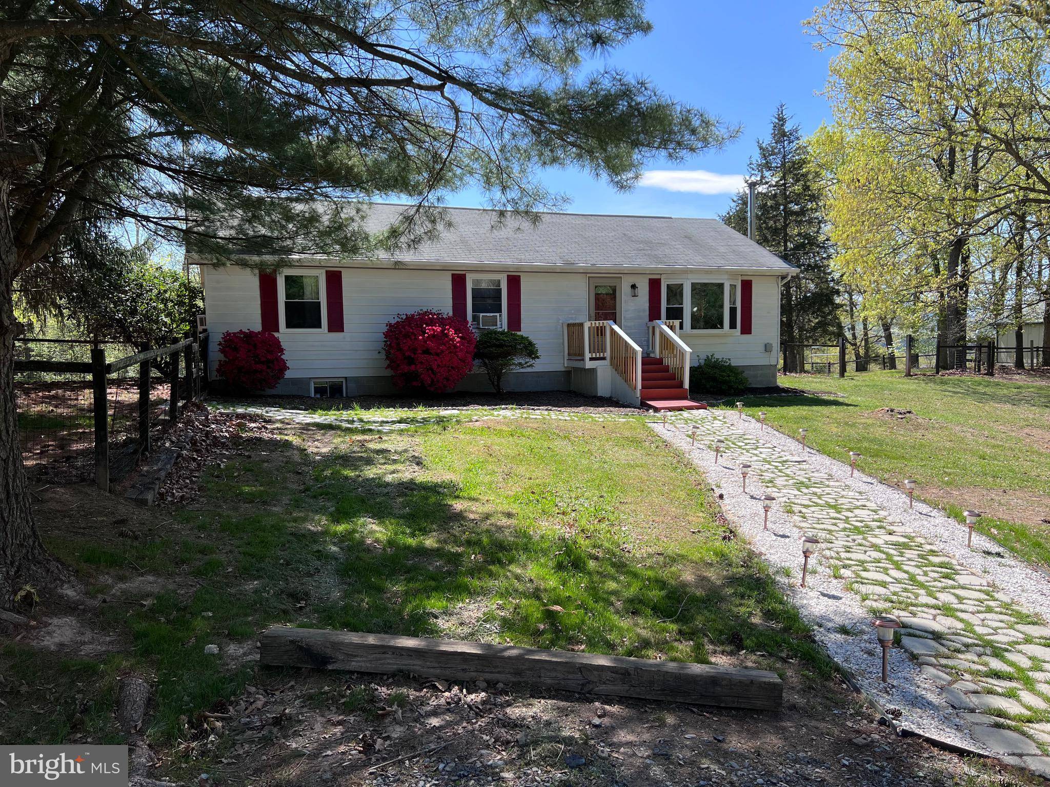 Great Cacapon, WV 25422,102 CASHMERE WAY