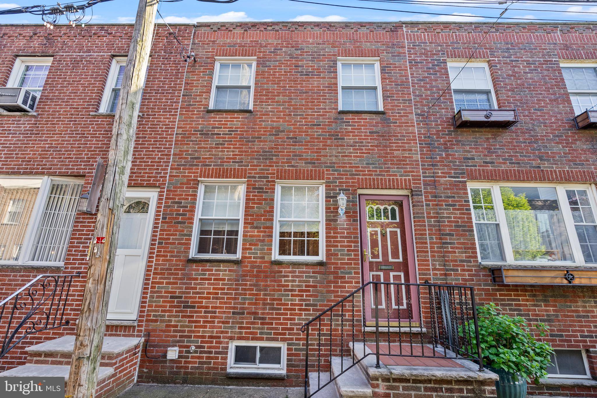 Philadelphia, PA 19147,1228 LATONA ST