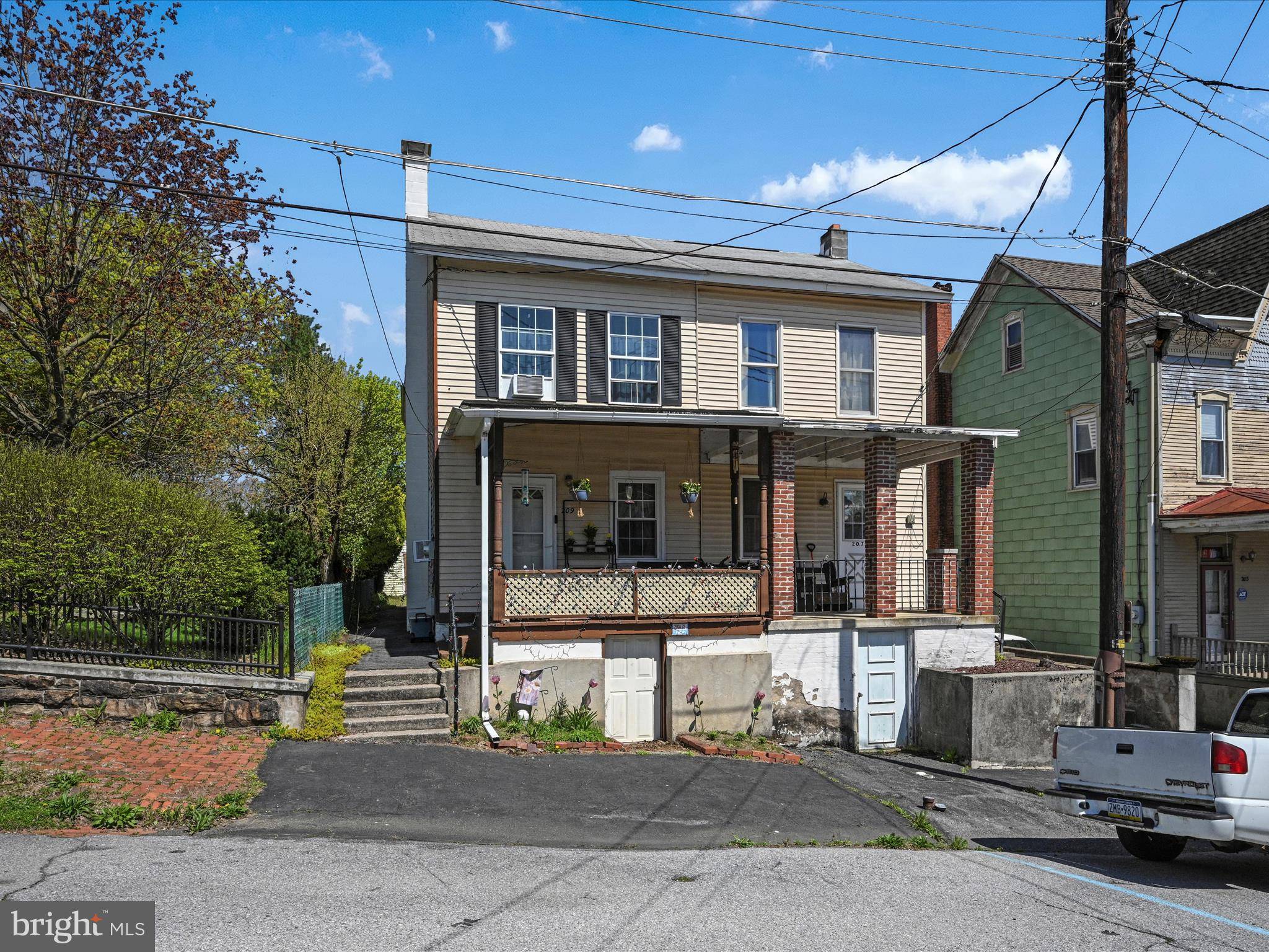 Auburn, PA 17922,209 N 2ND ST