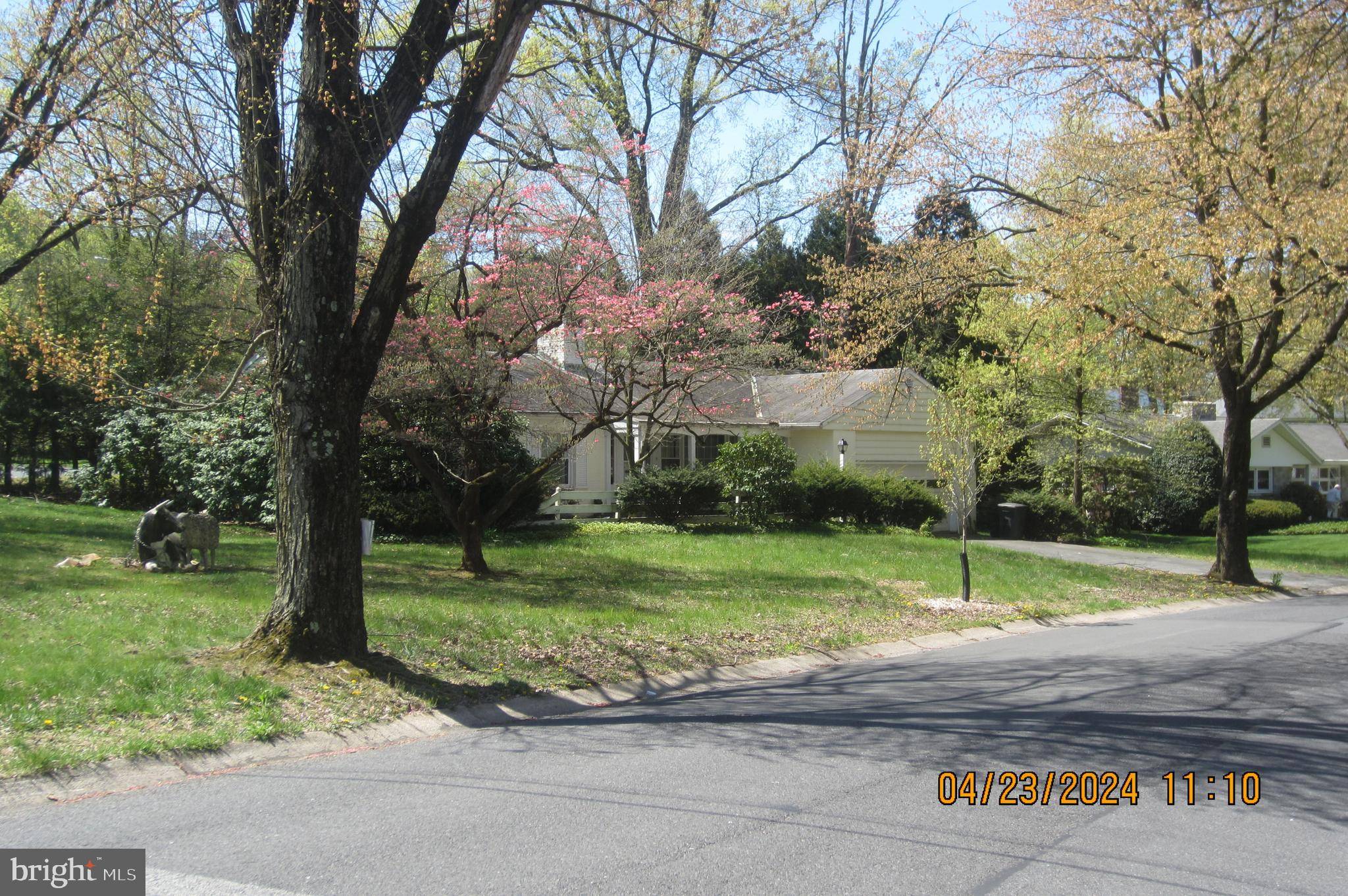 Wyomissing, PA 19610,18 ORIOLE DR