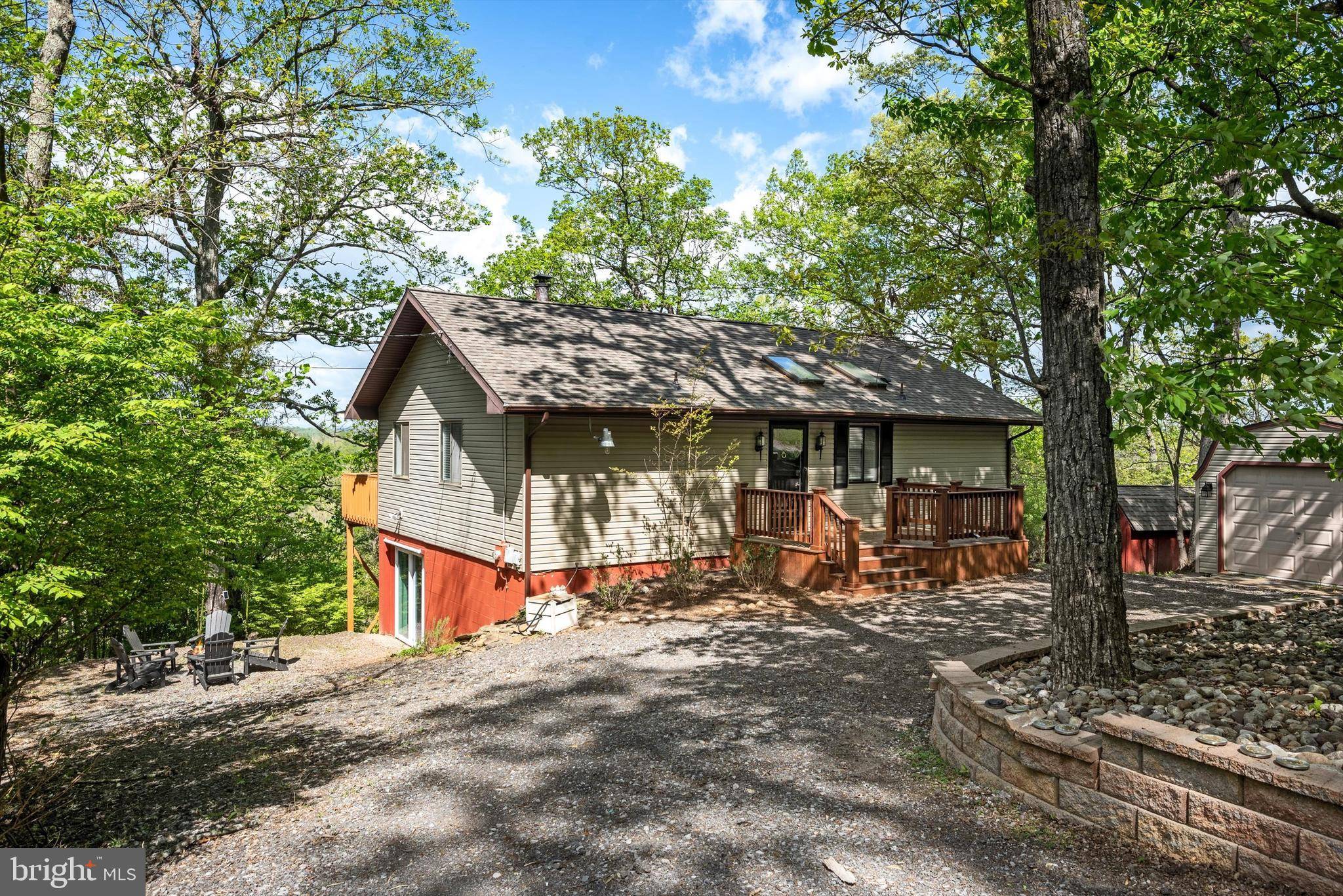 Harpers Ferry, WV 25425,325 LONG LEAF LN