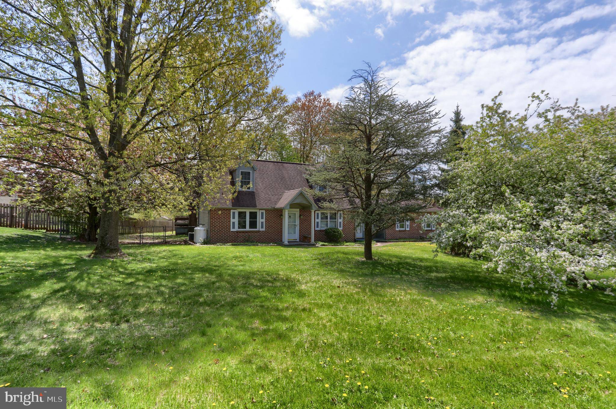 Elizabethtown, PA 17022,3606 ROUNDTOP RD