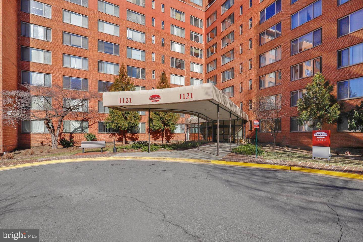 Arlington, VA 22209,1121 ARLINGTON BLVD #111