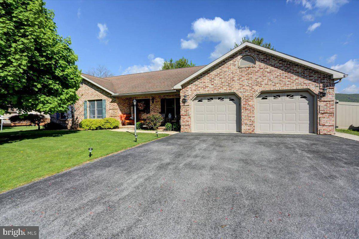 Orrstown, PA 17244,10180 BLUE JAY CIRCLE