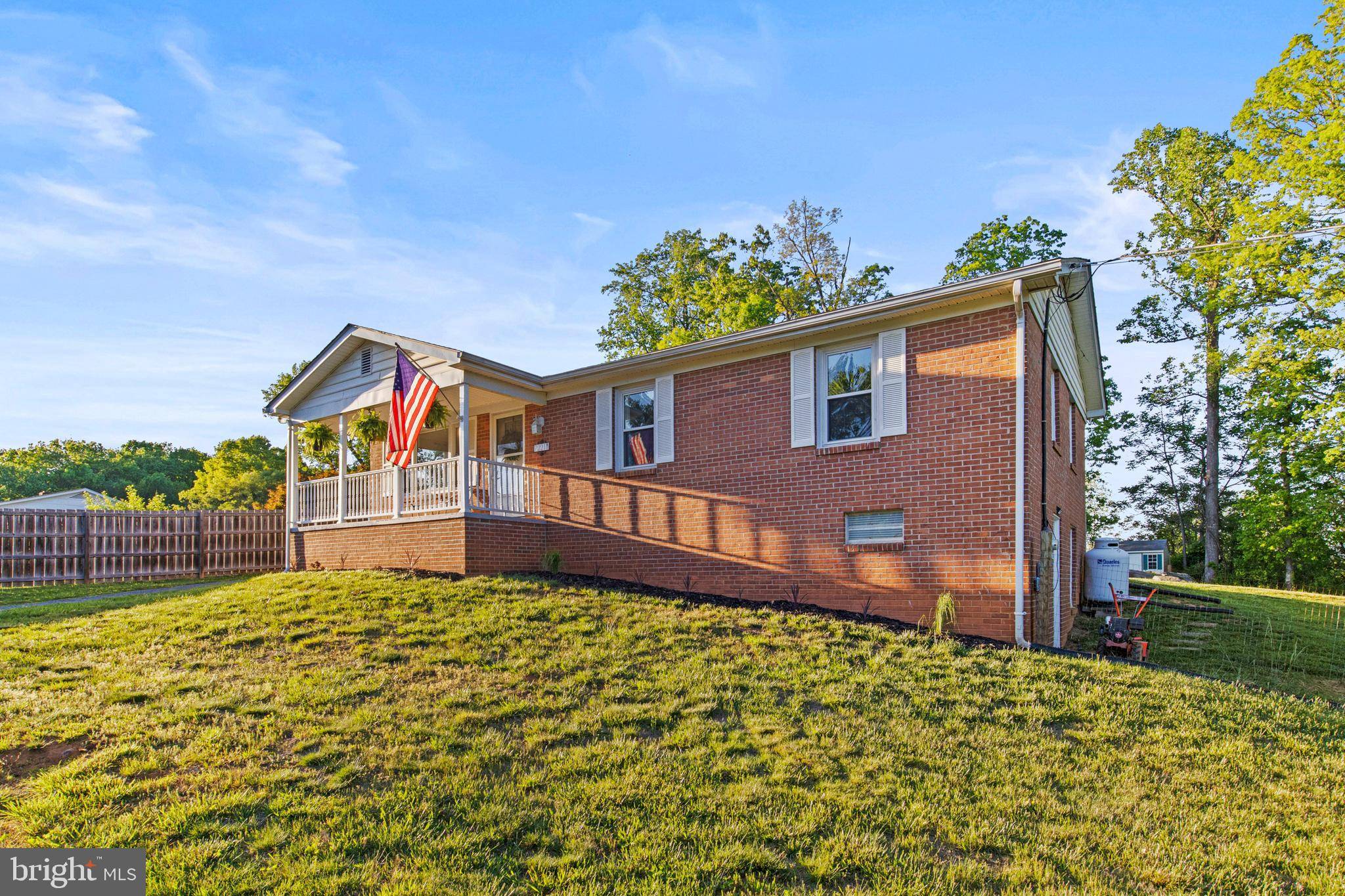 Reva, VA 22735,7221 OAK DR