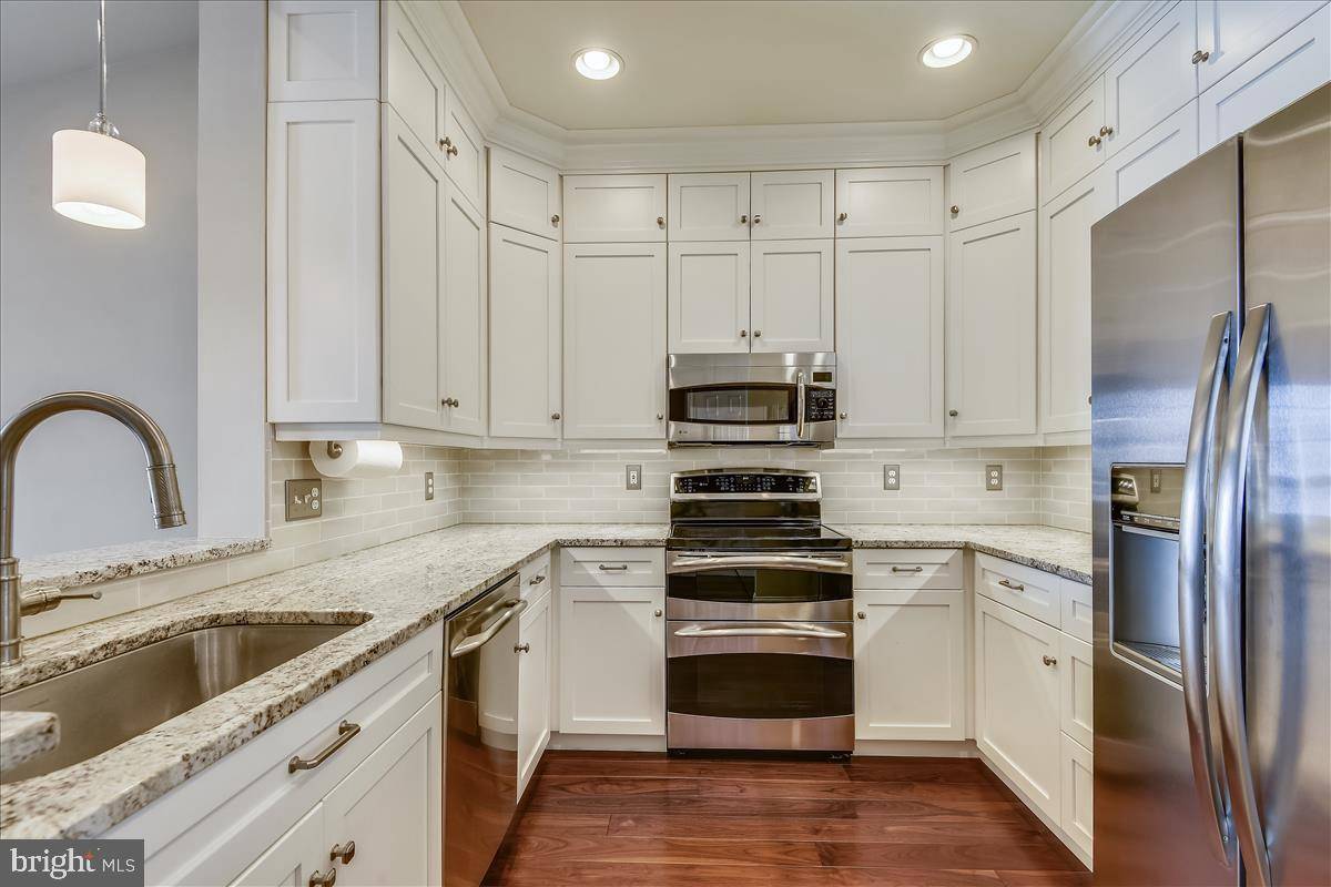 Alexandria, VA 22311,4550 STRUTFIELD LN #2412