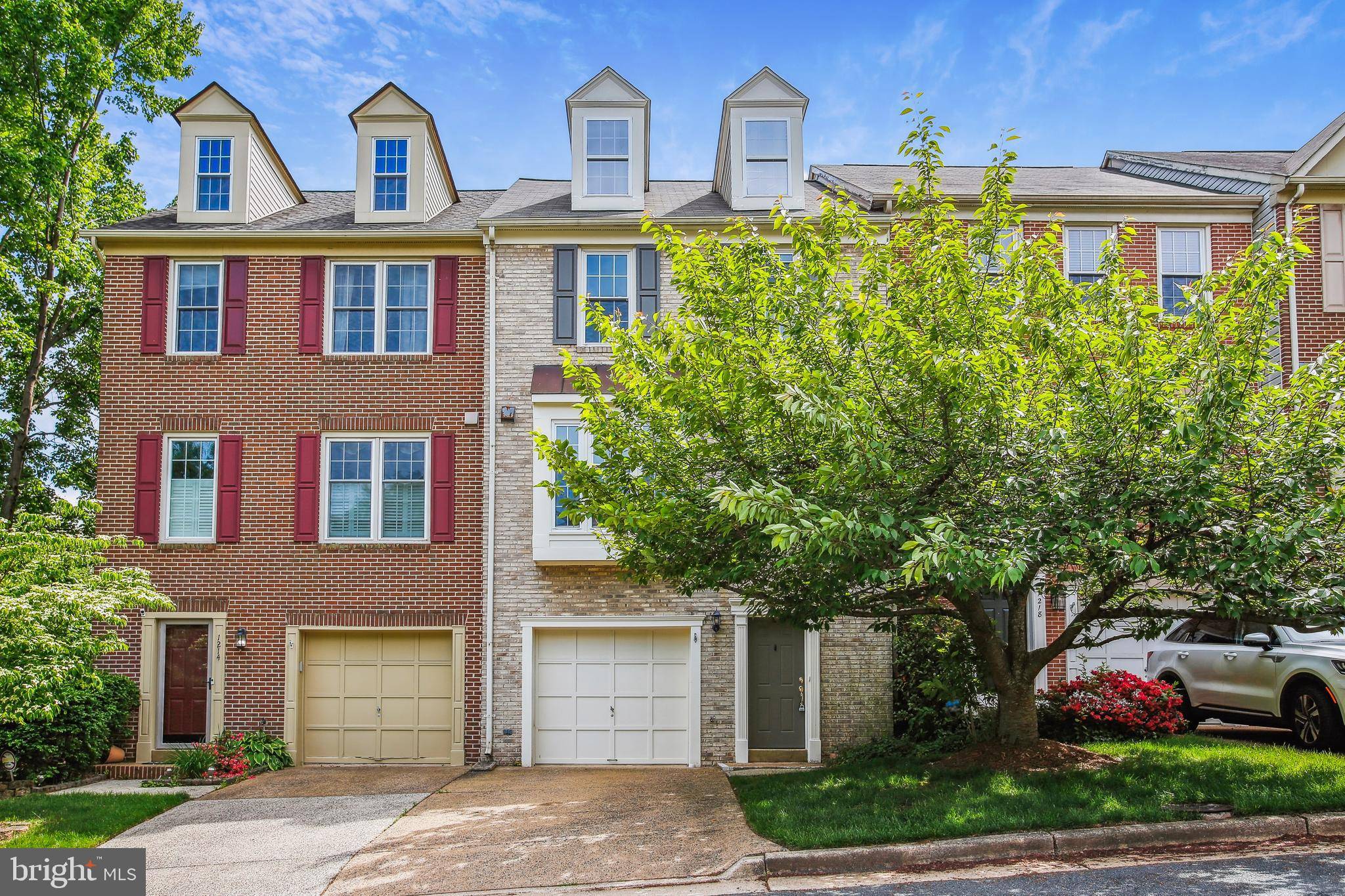 Alexandria, VA 22314,1216 QUAKER HILL DR