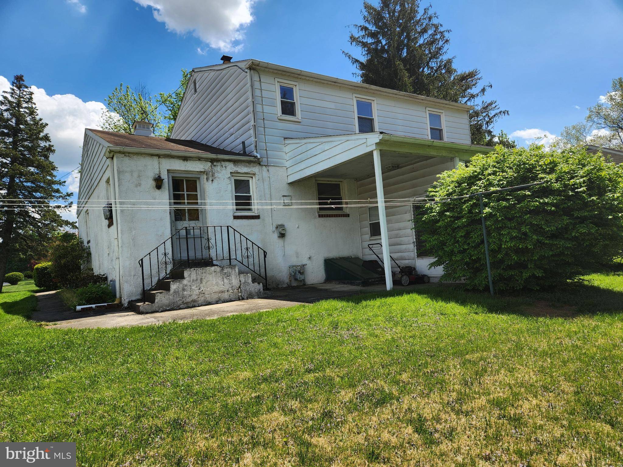 Norristown, PA 19401,2221 CAROL LN