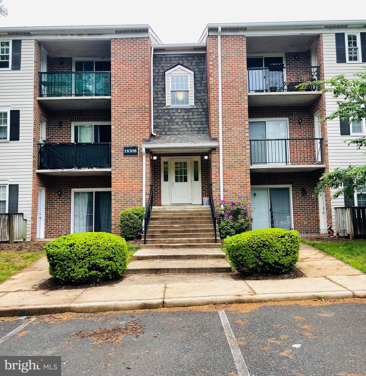 Gaithersburg, MD 20879,18308 STREAMSIDE DR #104