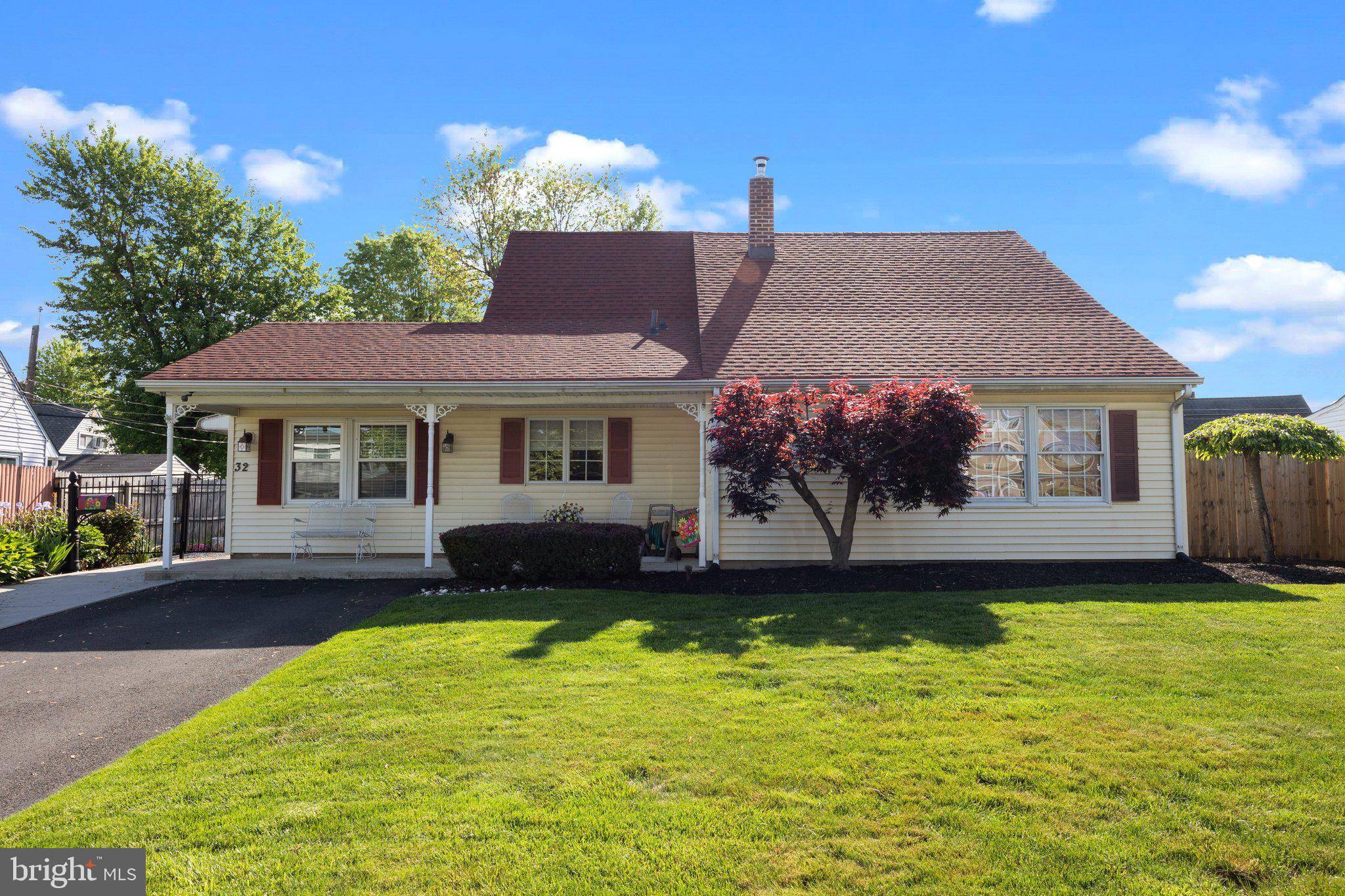 Levittown, PA 19054,32 NEEDLEPINE LN