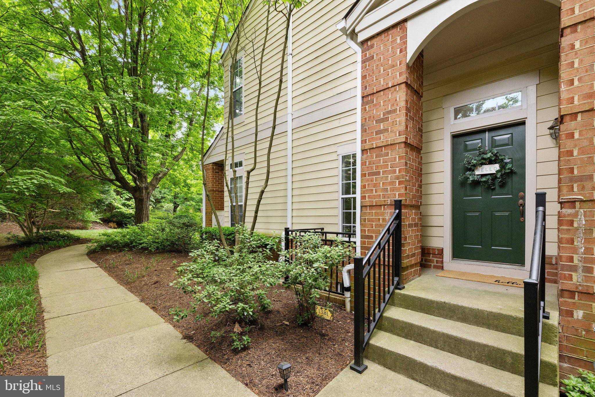 Reston, VA 20194,1381 GARDEN WALL CIR #613