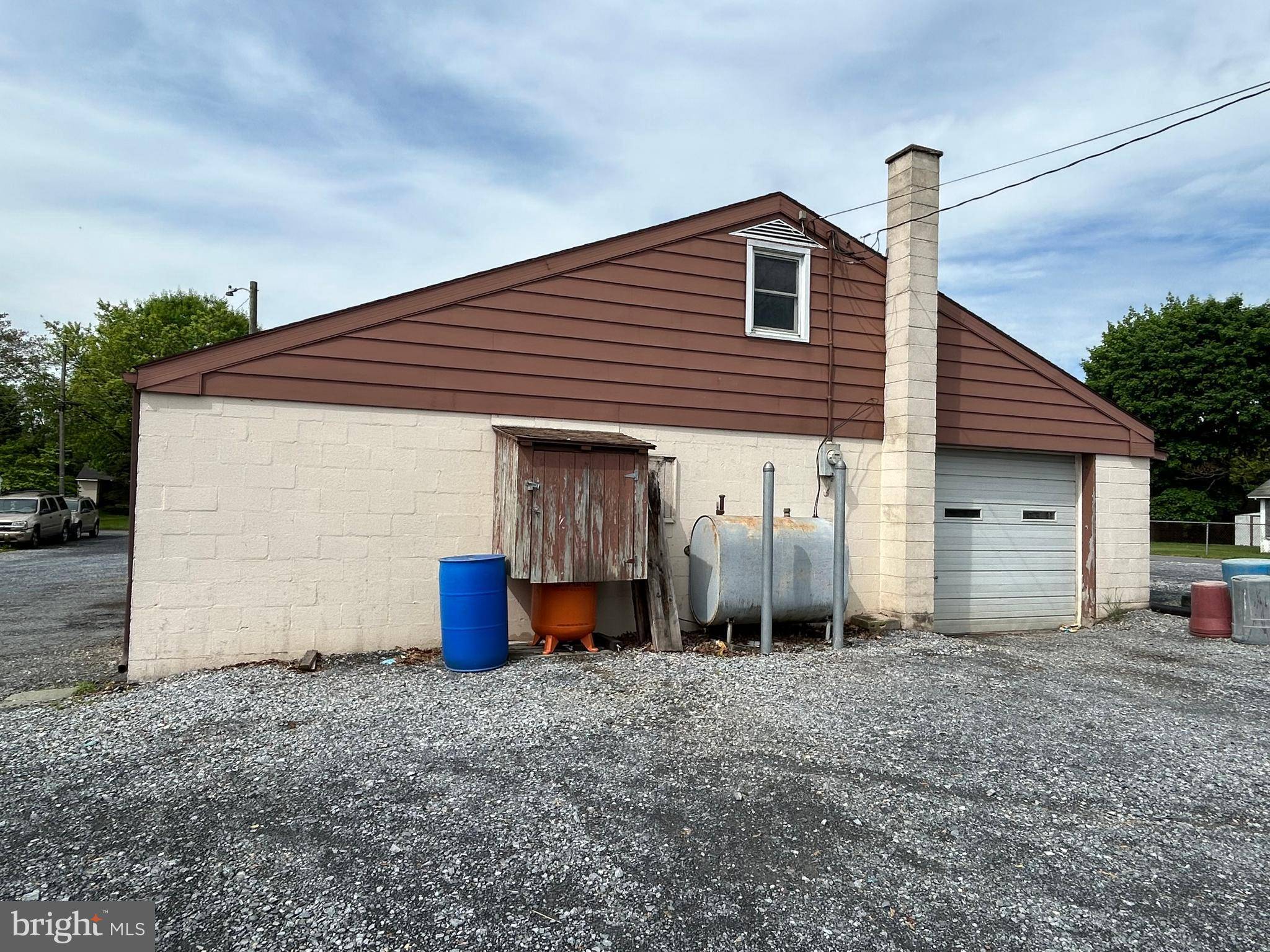 Manheim, PA 17545,135-137 N WOLF ST