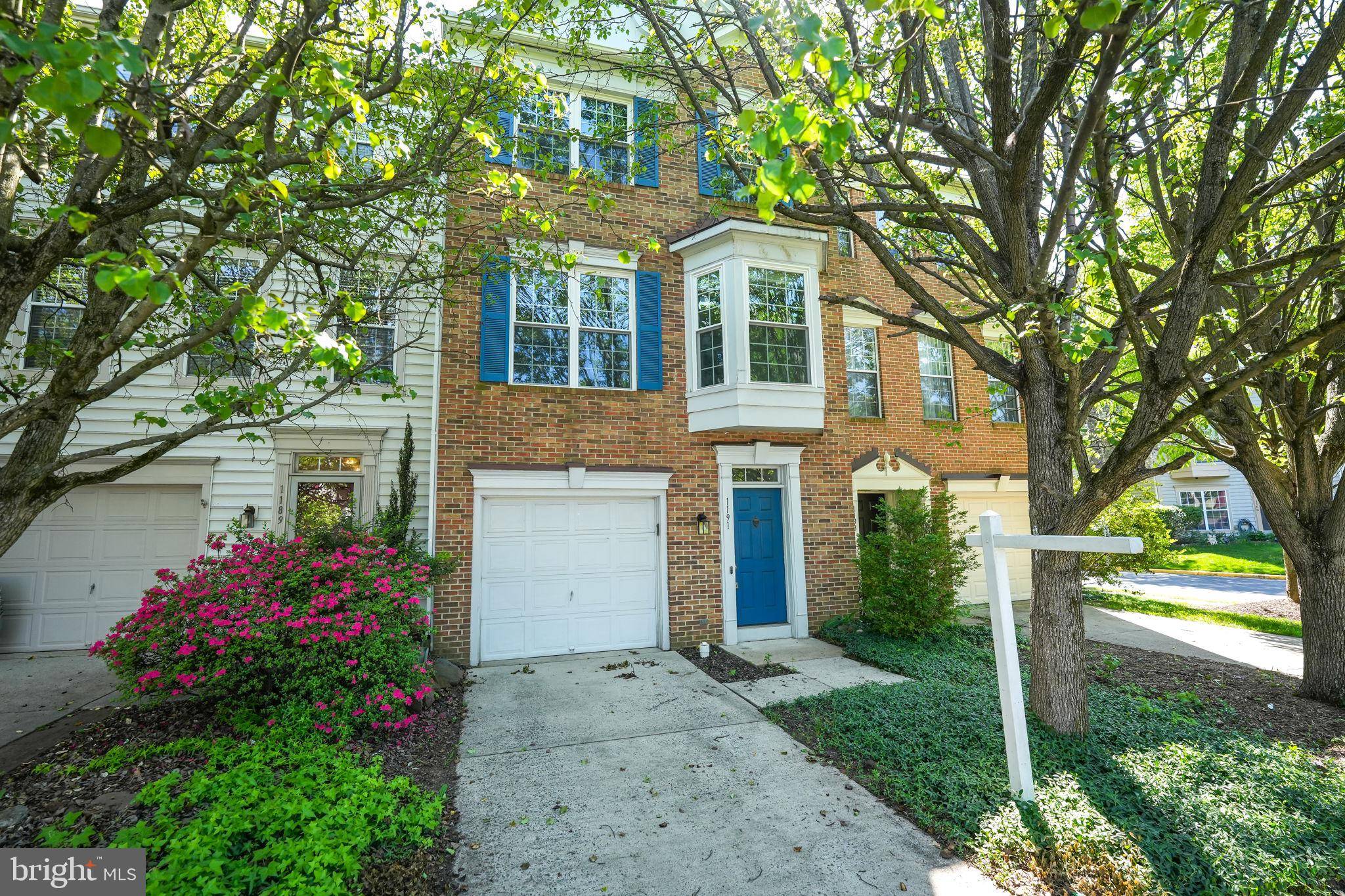 Herndon, VA 20170,1191 CYPRESS TREE PL