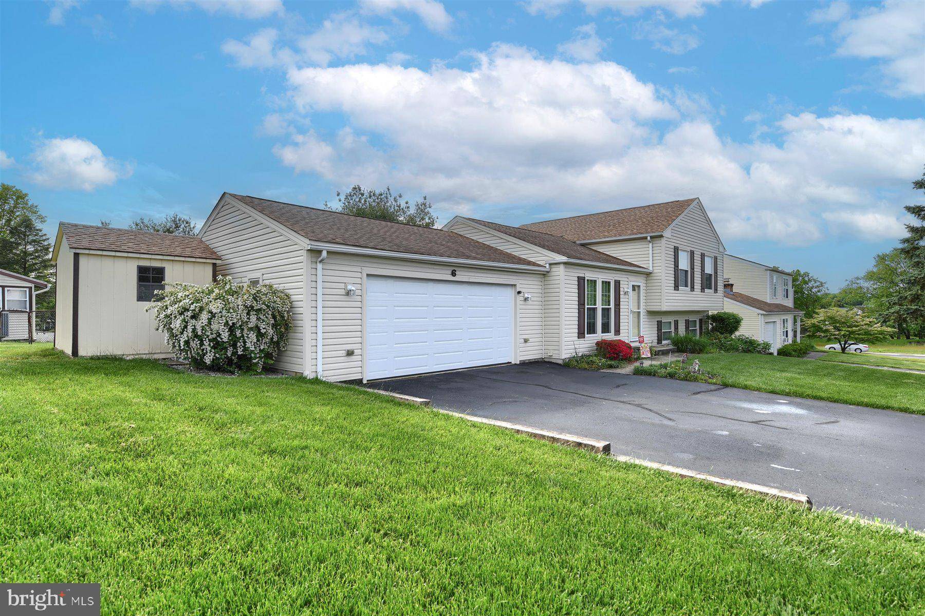 Mechanicsburg, PA 17050,6 COTTAGE CT