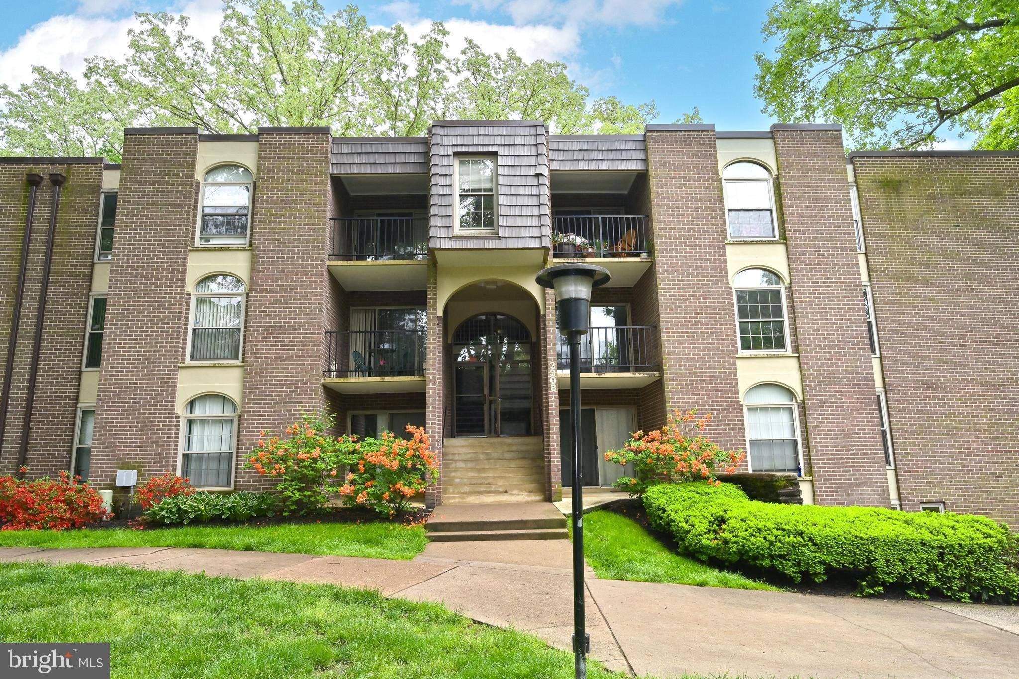 Annandale, VA 22003,3308 WOODBURN VILLAGE DR #3308-31