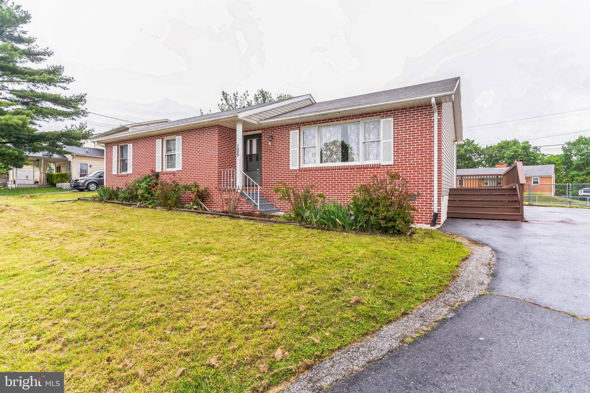 Winchester, VA 22602,105 VAN BUREN CT