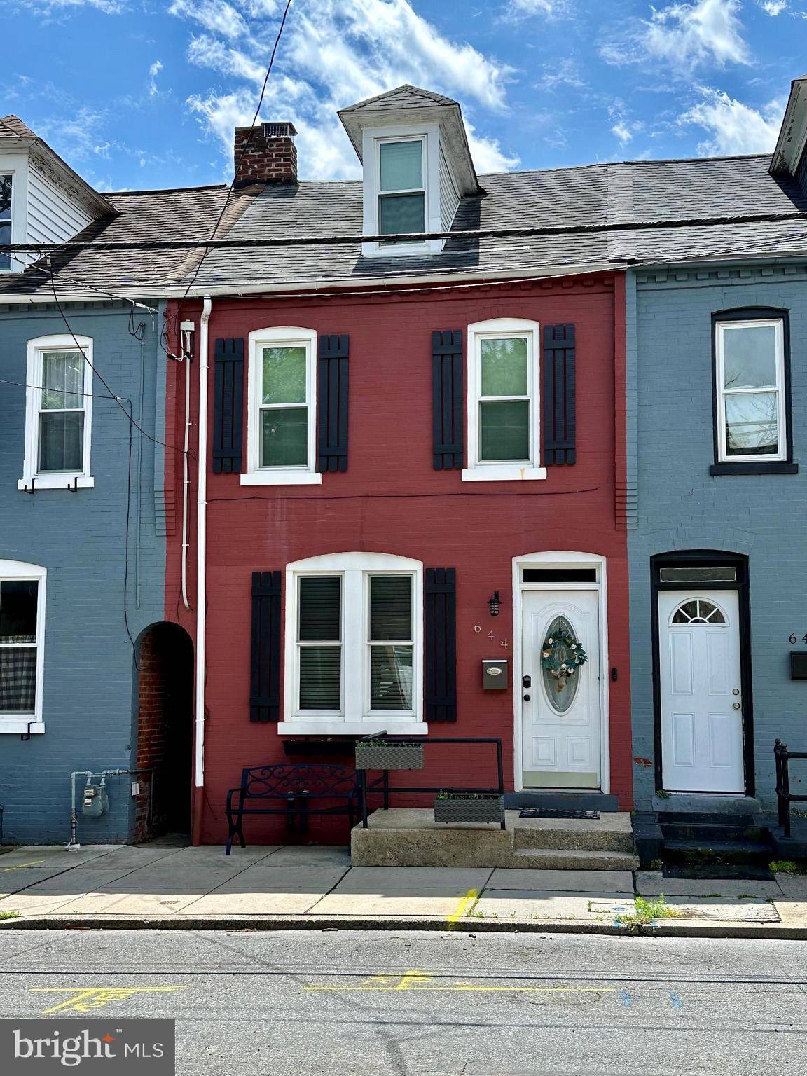 Lancaster, PA 17603,644 1ST ST