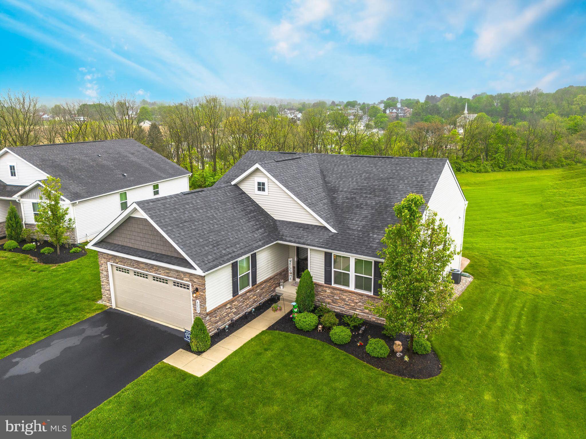 Whitehall, PA 18052,4233 CYPRESS LN