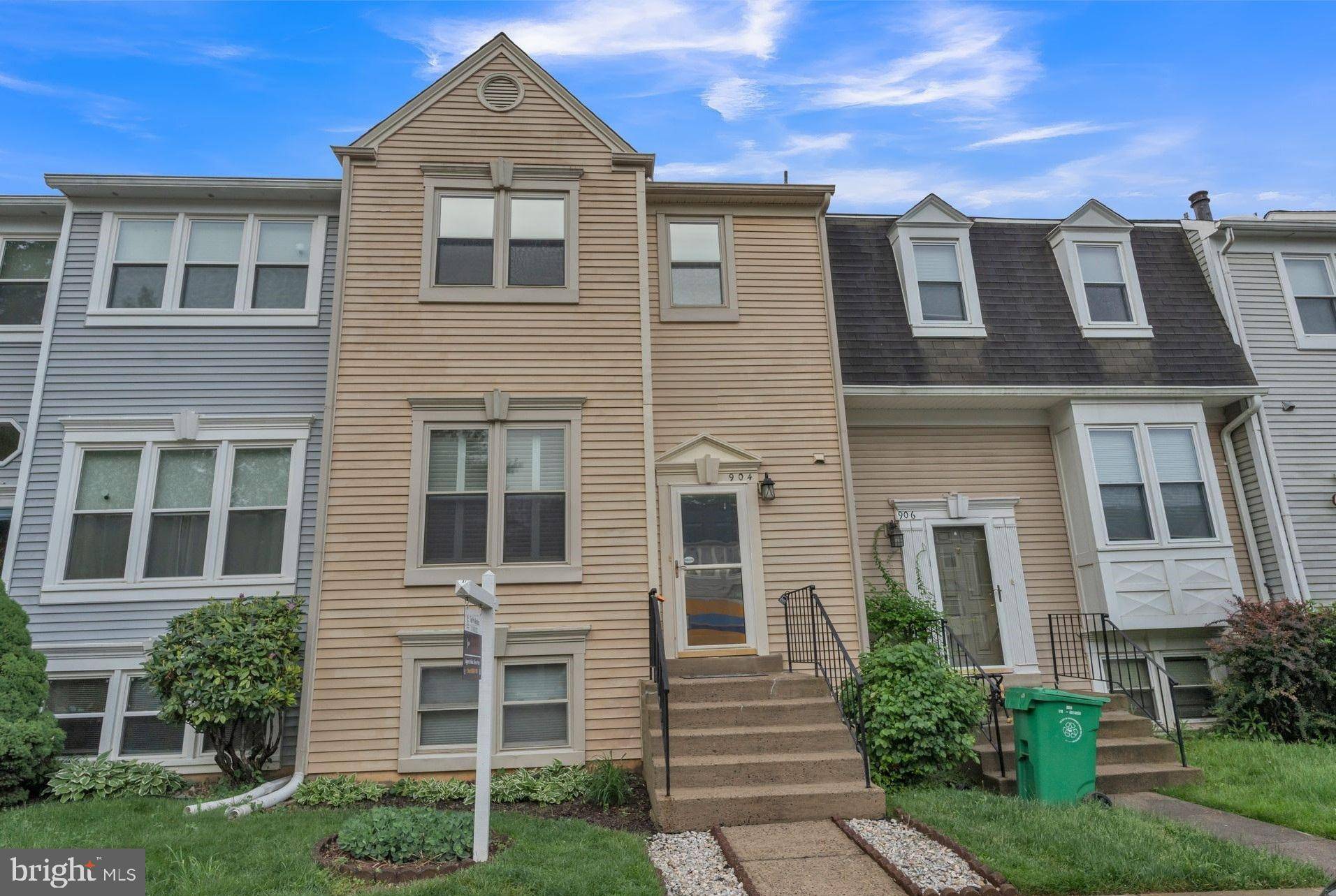 Gaithersburg, MD 20878,904 BAYRIDGE TER