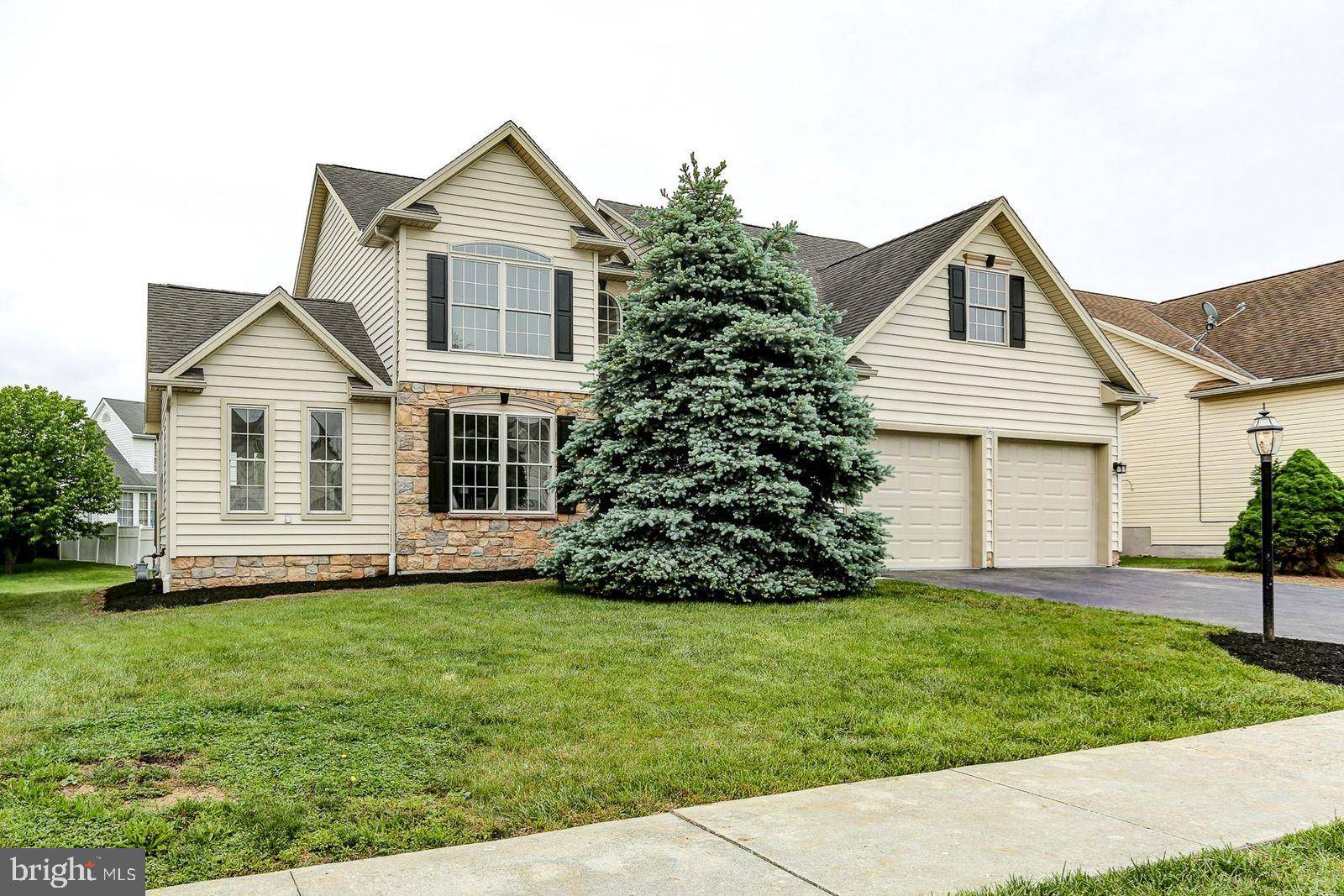 Hanover, PA 17331,324 FOX KNOLL CT