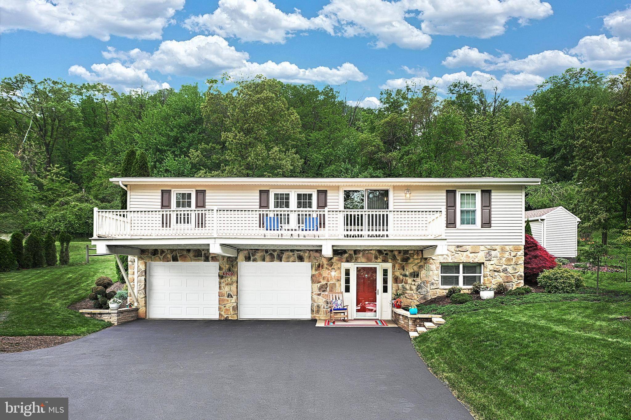 Mount Wolf, PA 17347,520 DELLINGER RD