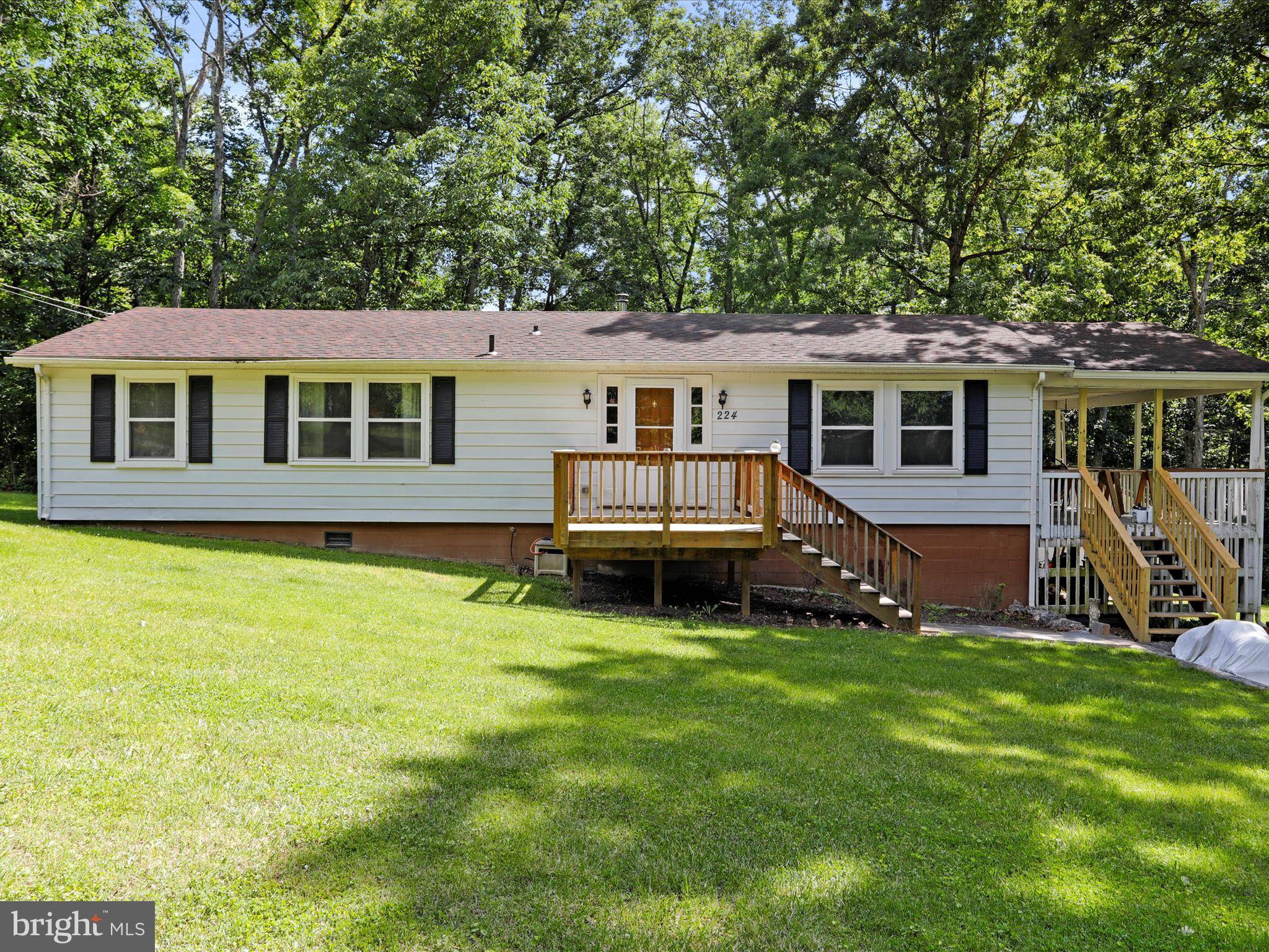 Front Royal, VA 22630,224 YARNELL CT