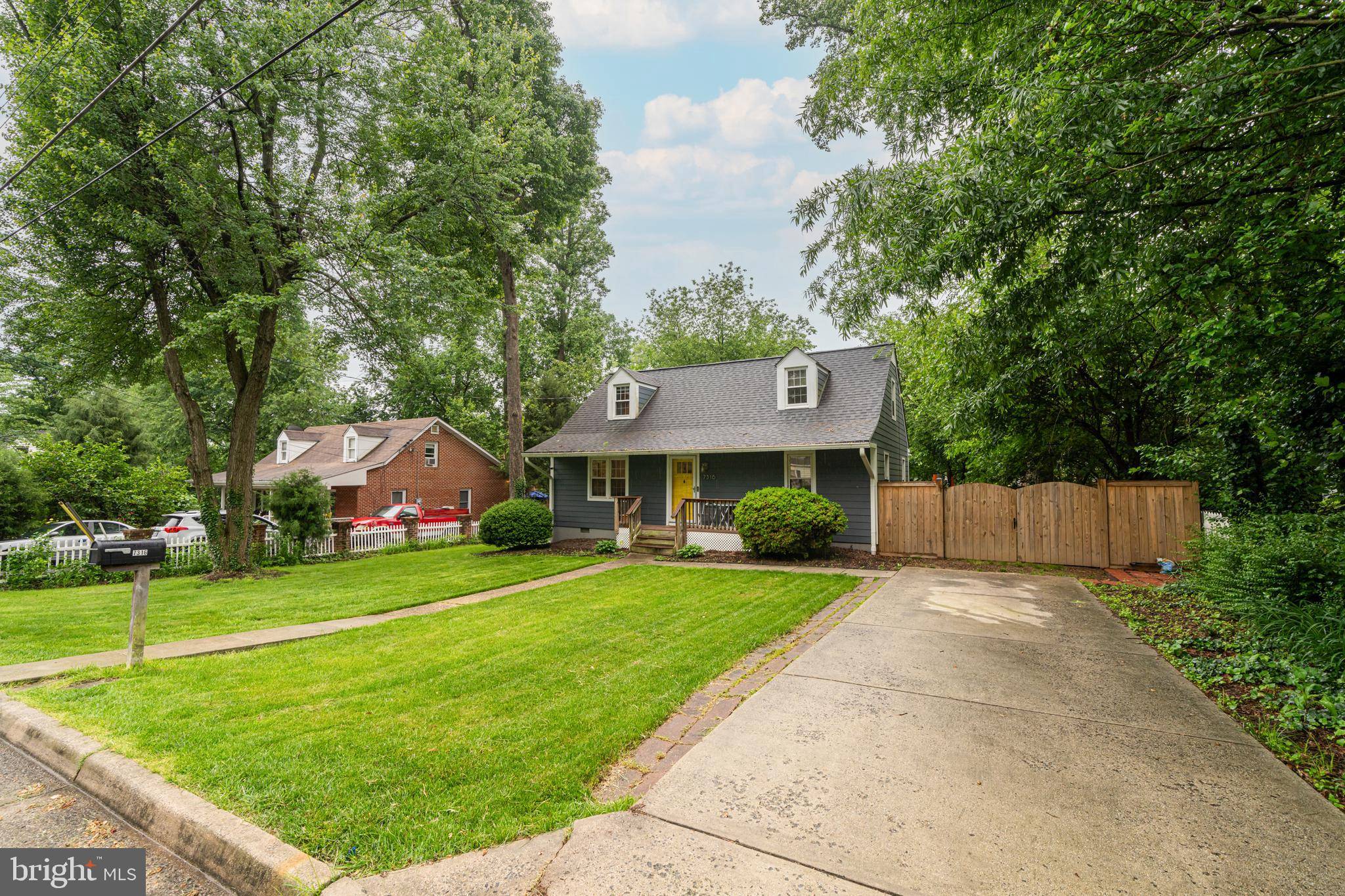 Falls Church, VA 22042,7316 POPLAR CT