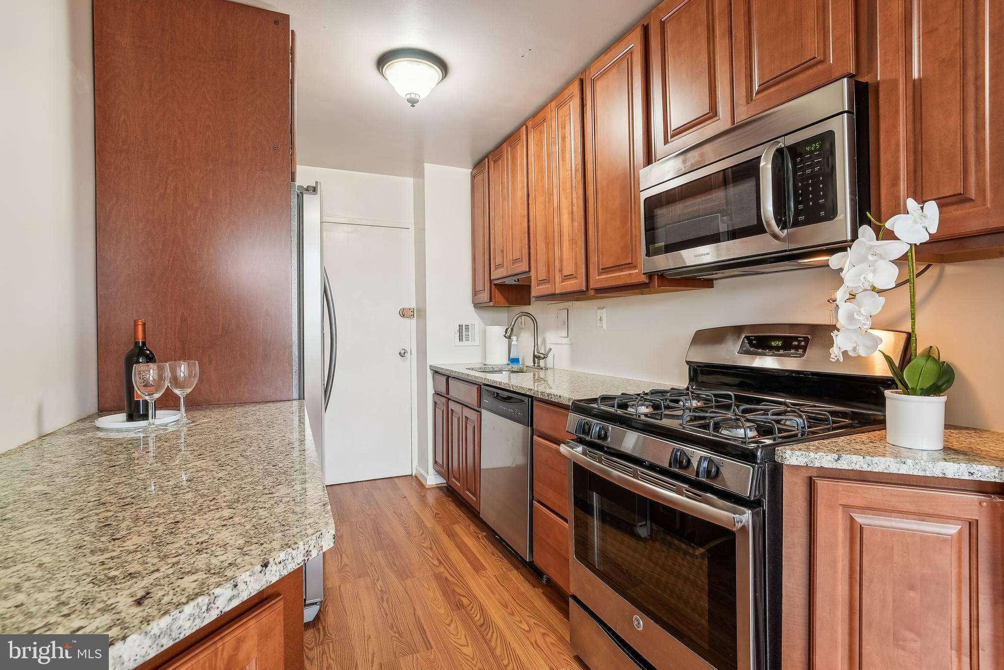 Alexandria, VA 22307,6631 WAKEFIELD DR #811