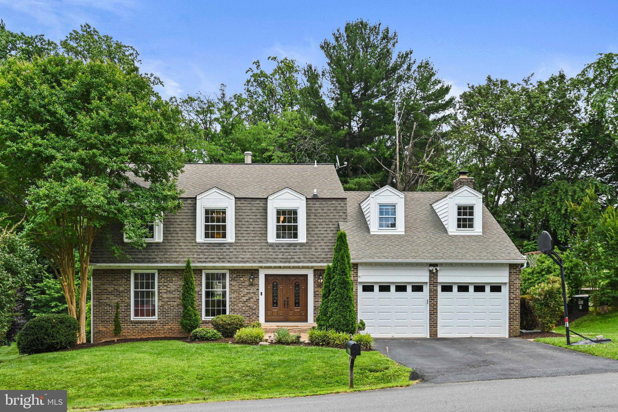 Mclean, VA 22102,1213 MEADOW GREEN LN