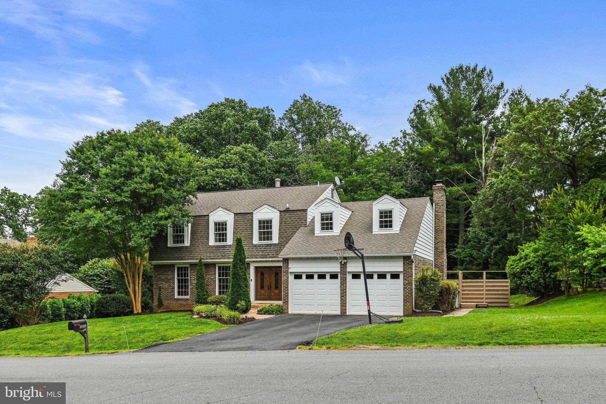 Mclean, VA 22102,1213 MEADOW GREEN LN