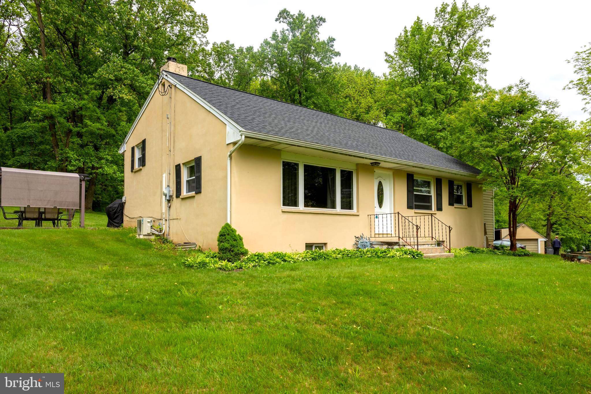 Mohnton, PA 19540,3865 MORGANTOWN RD