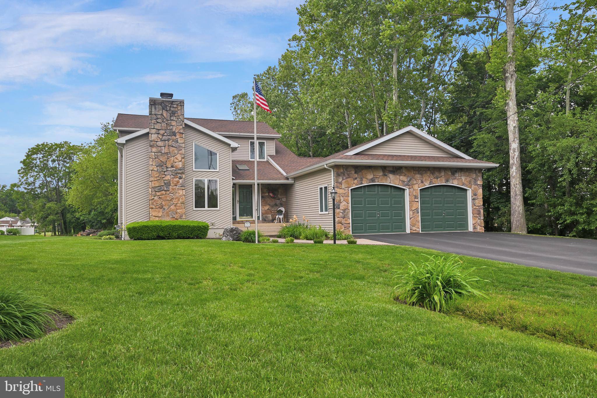 York, PA 17402,140 IVY LN