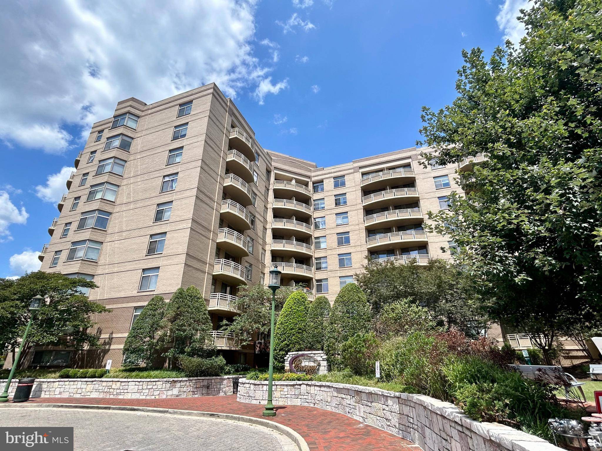 Chevy Chase, MD 20815,7111 WOODMONT AVE #315