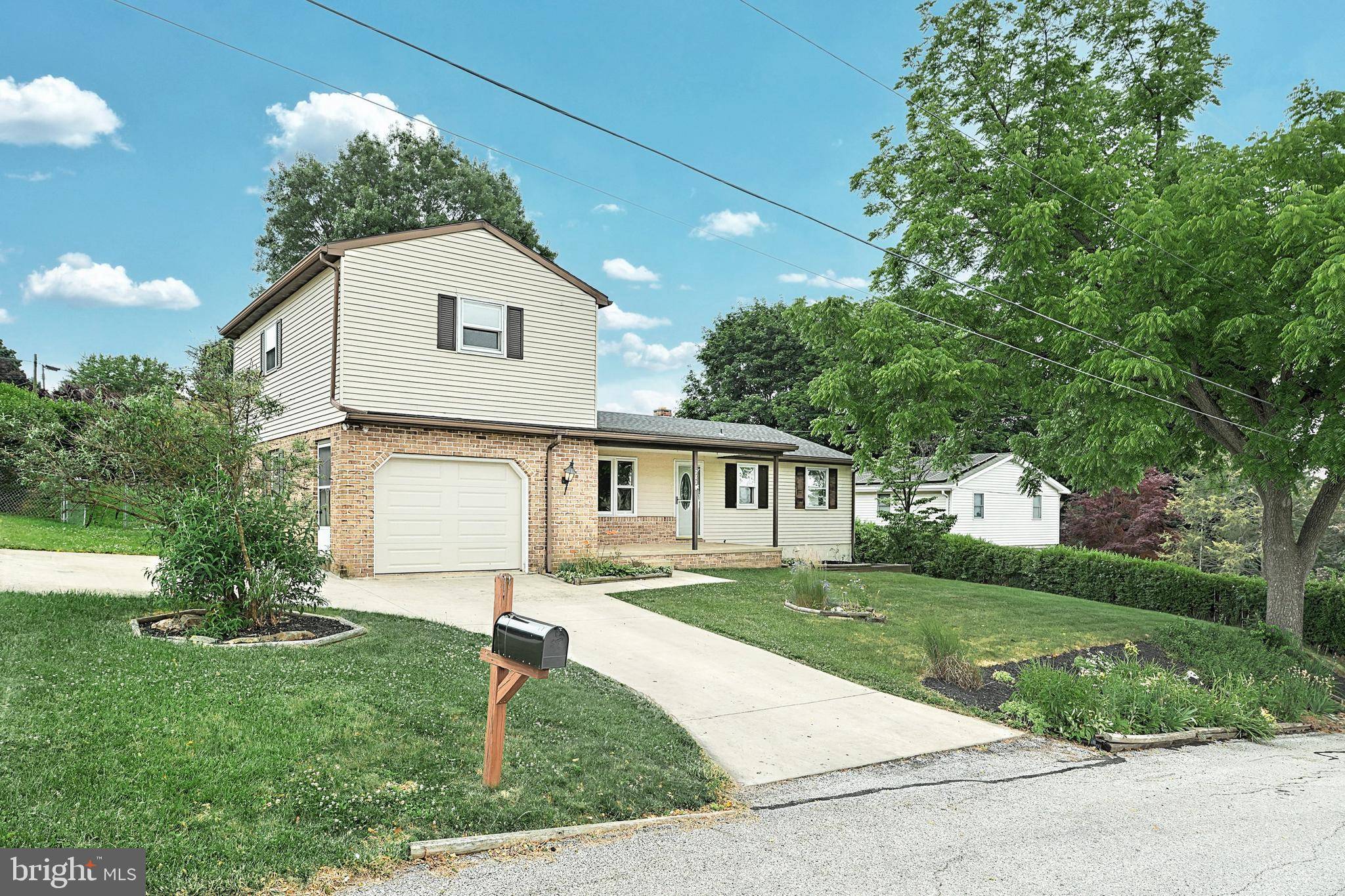 Dallastown, PA 17313,282 W CHESTNUT ST