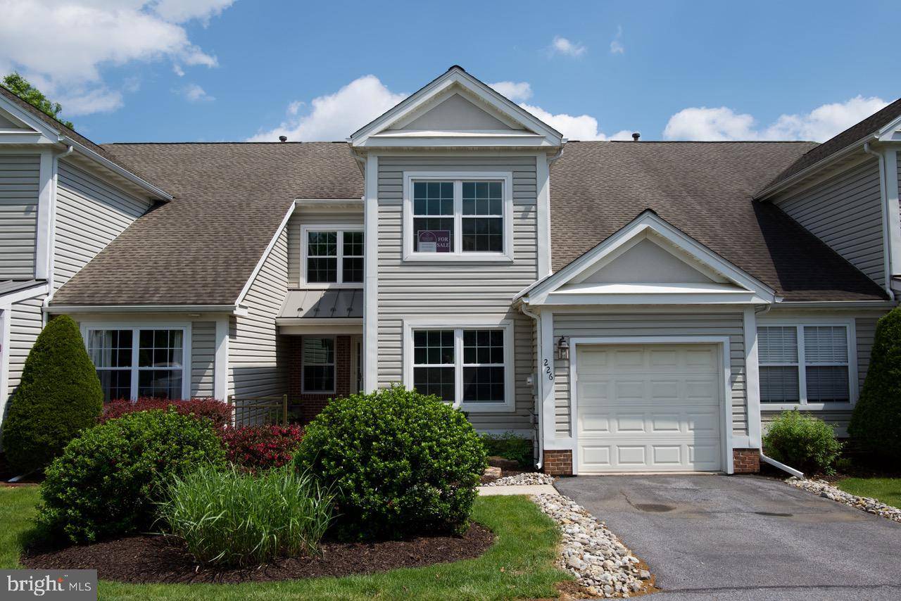 Wyomissing, PA 19610,226 OAK HILL LN