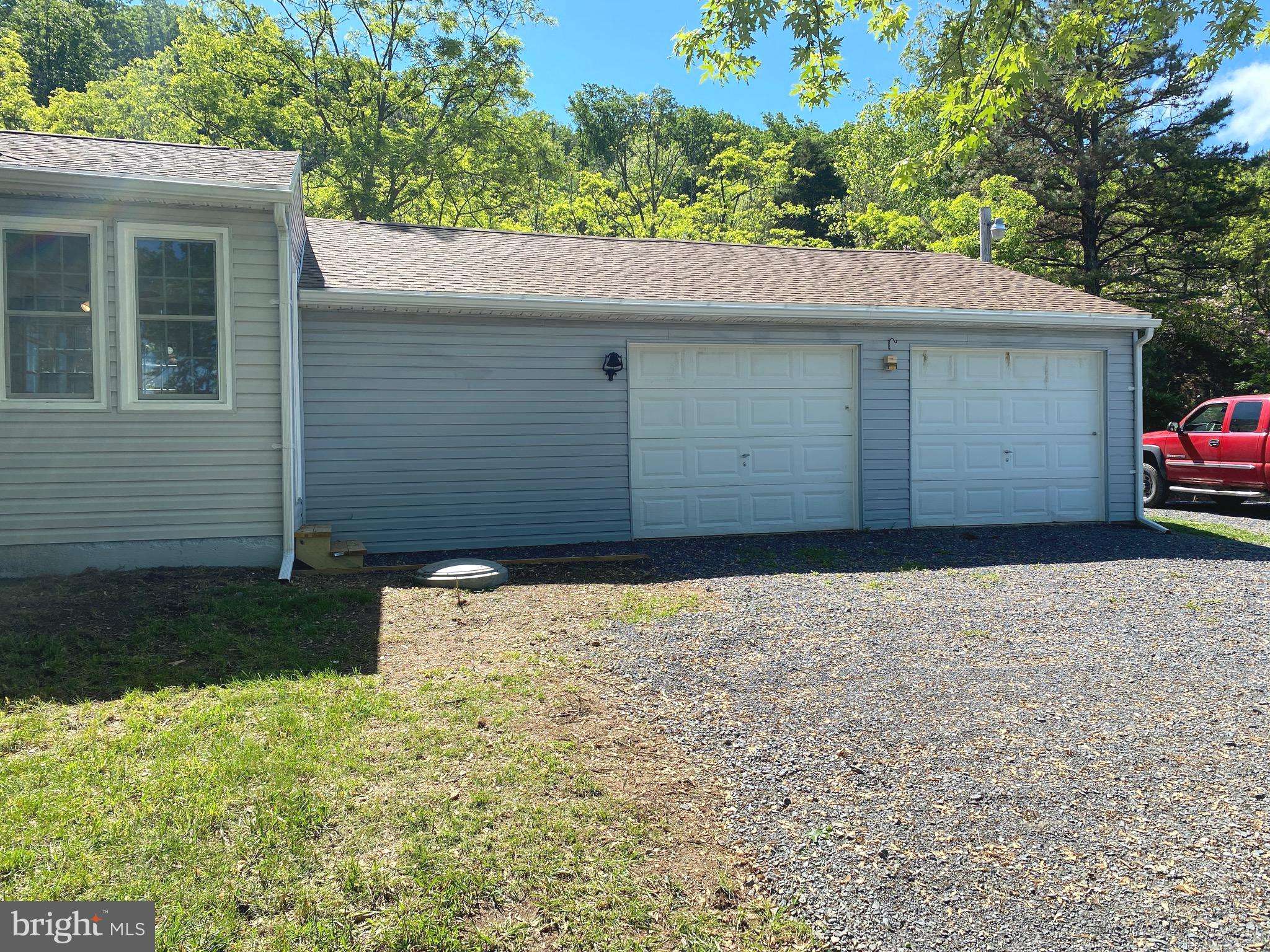 Augusta, WV 26704,1064 RED FERN LN