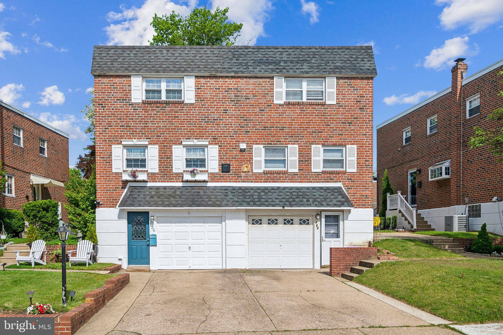 Philadelphia, PA 19154,126 MEADOW LN