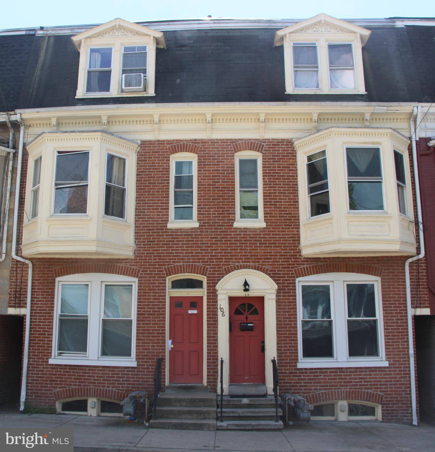 York, PA 17401,104 W JACKSON ST